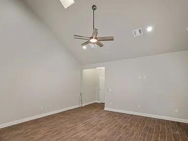 Building Photo - 7617 Woodford Ave