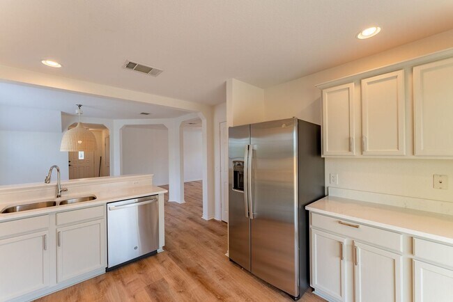 Building Photo - 1225 Anise Dr
