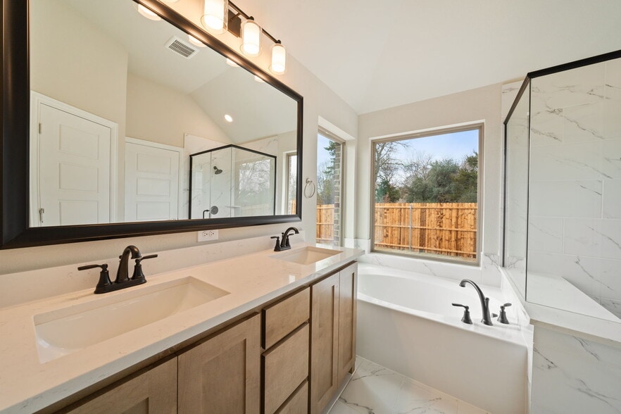 Building Photo - 612 Kyle Dr