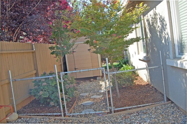 Building Photo - 3 bedroom Gem in Anatolia