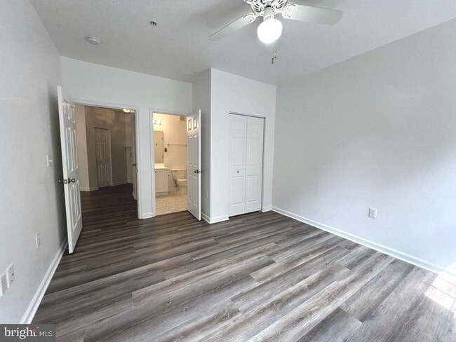 Building Photo - Beautiful 2 bedroom 2 baths condo in the gated community of Chestnut Point.