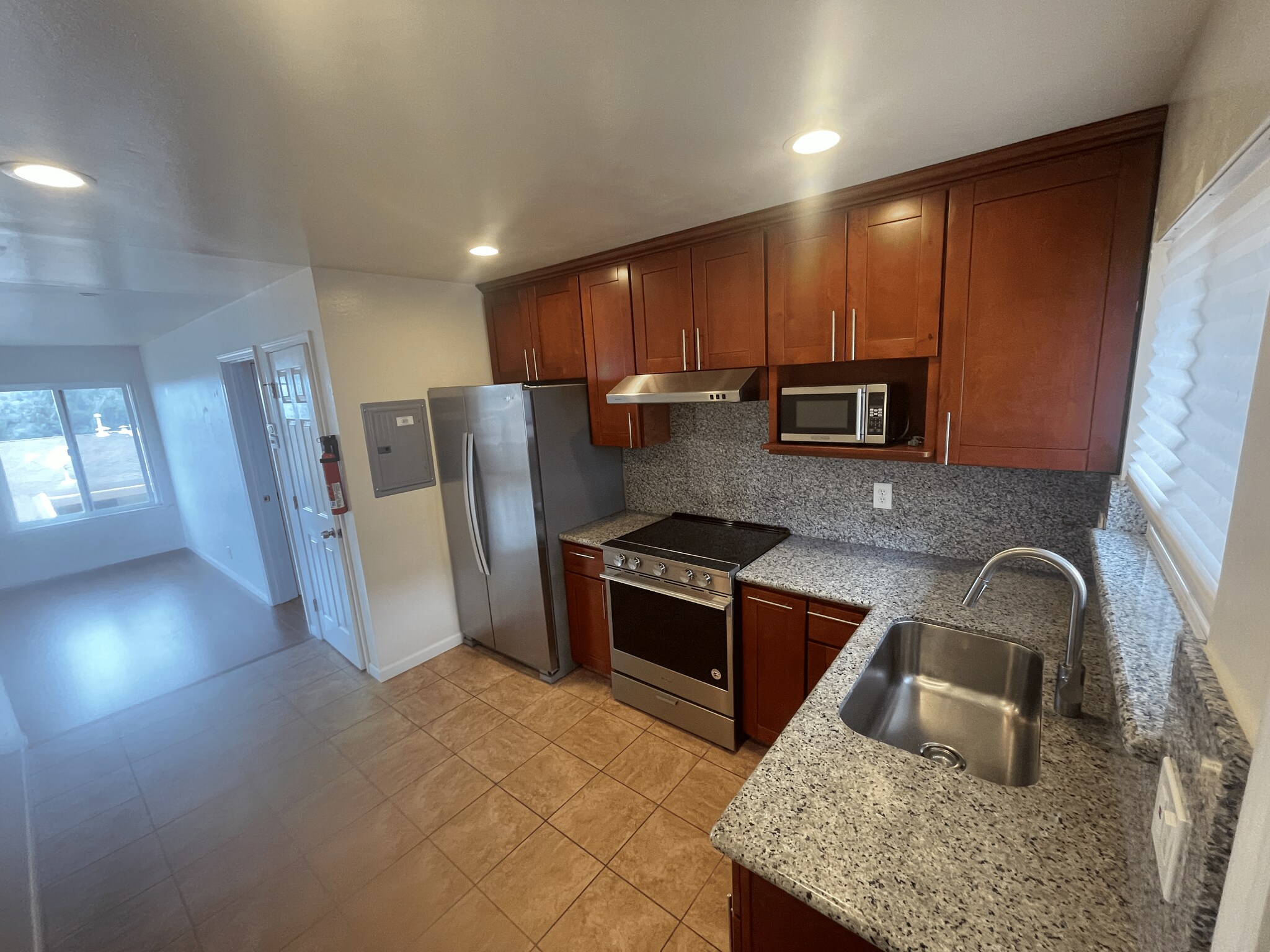 Building Photo - 8079 Greenridge Dr