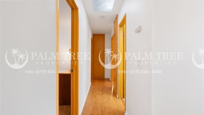 Building Photo - 3582 Governor Dr