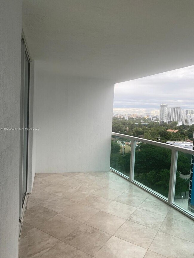 Building Photo - 2101 Brickell Ave