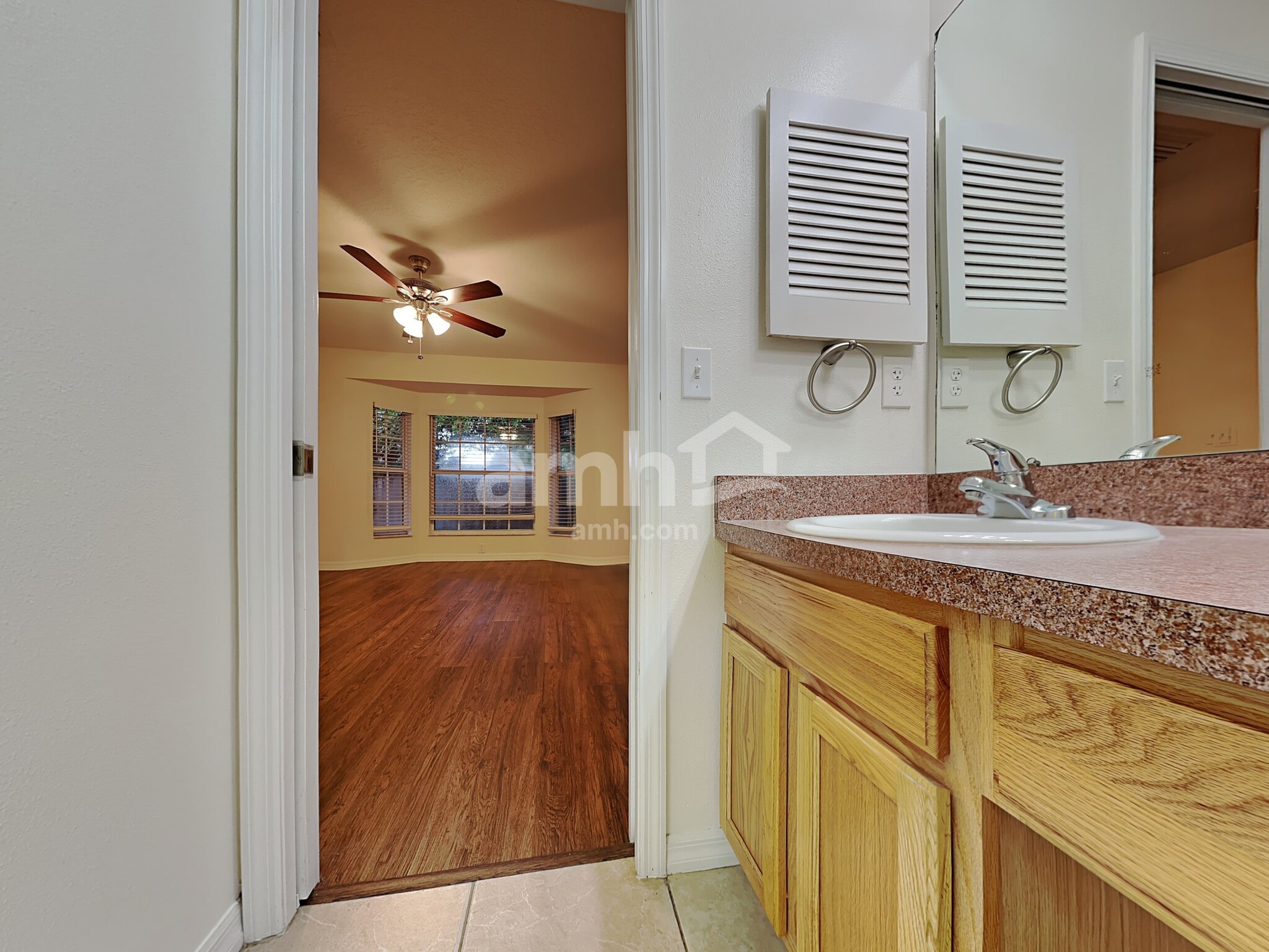 Building Photo - 4611 Treasure Cay Rd