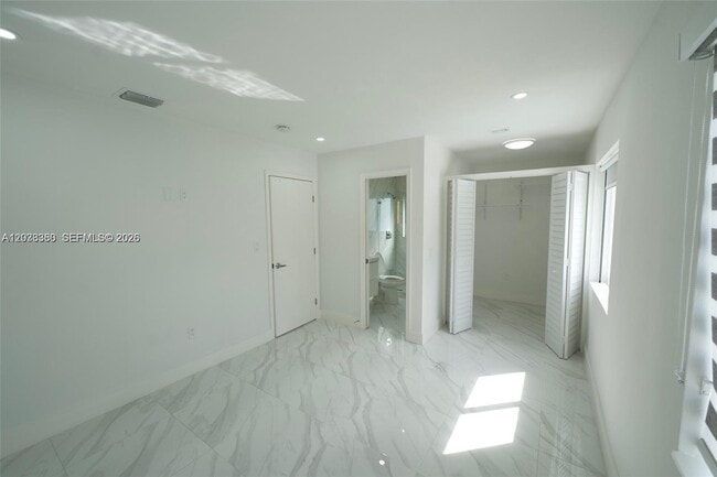 Building Photo - 10381 SW 32nd St