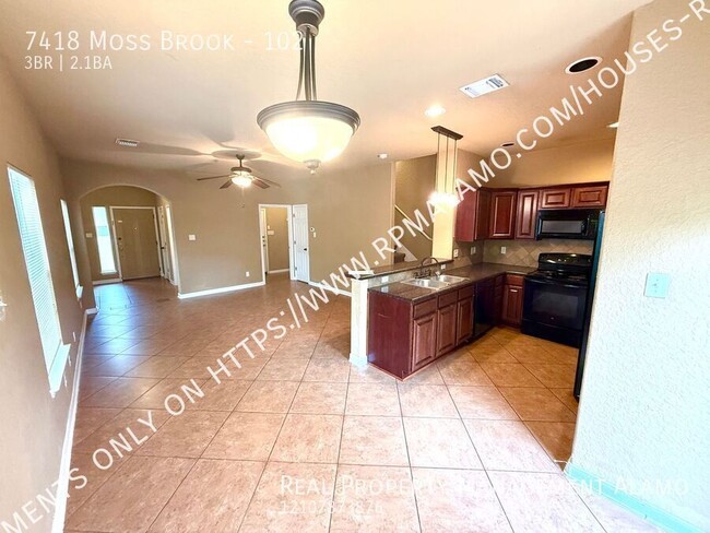 Building Photo - 7418 Moss Brook Dr