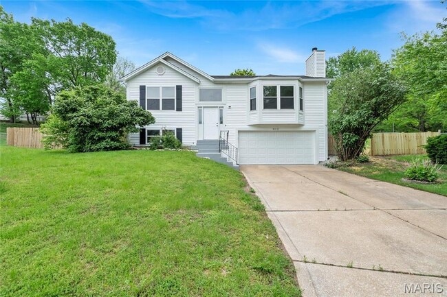 Building Photo - 802 Notre Dame Dr