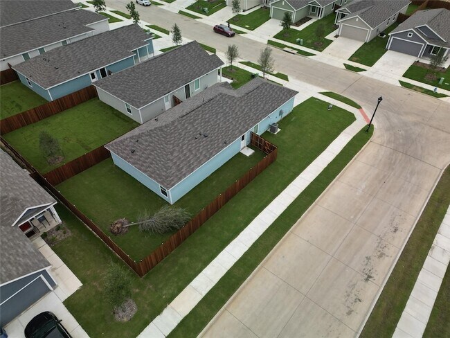 Building Photo - 9205 Grackle Pl