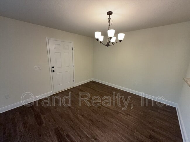 Building Photo - 4395 Village Oak Ln
