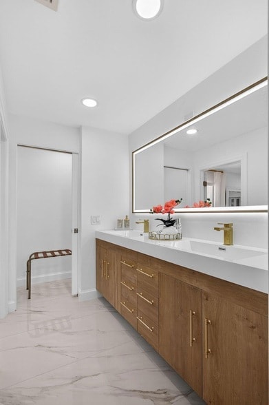 Building Photo - 479 Prestwick Cir