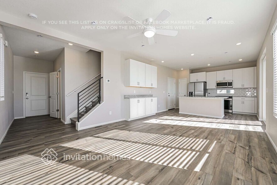 Building Photo - 12570 E 100th Ave