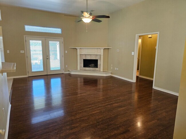 Building Photo - Available Now! No Carpet!