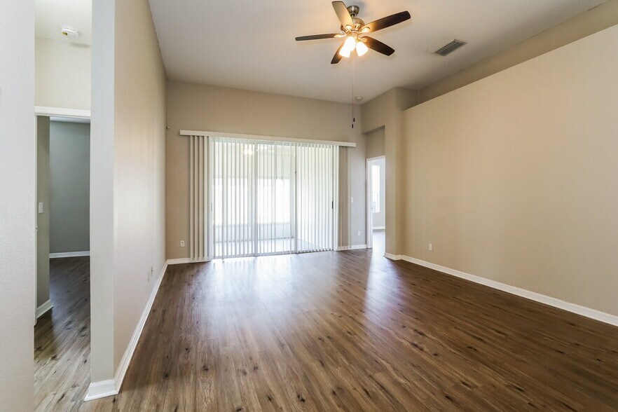 Building Photo - 1627 Wakefield Dr