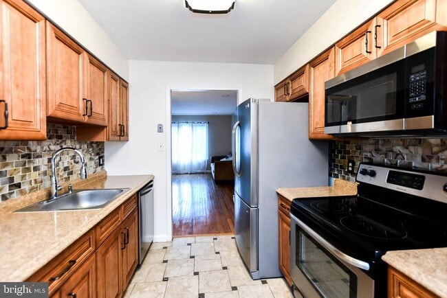 Building Photo - 7002 Cipriano Woods Ct