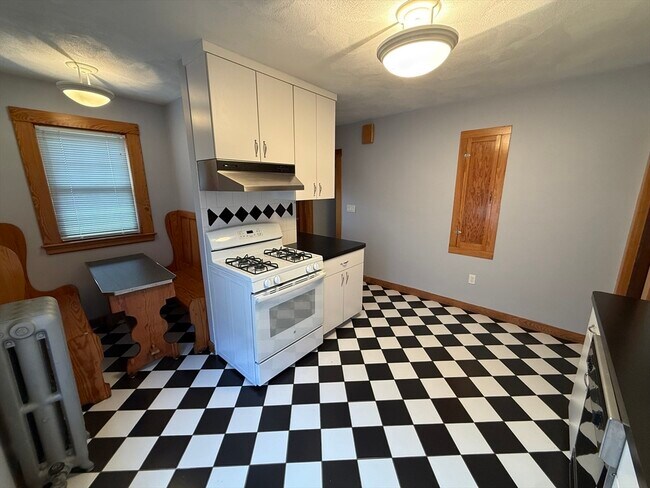 Building Photo - 68 Templeton Pkwy