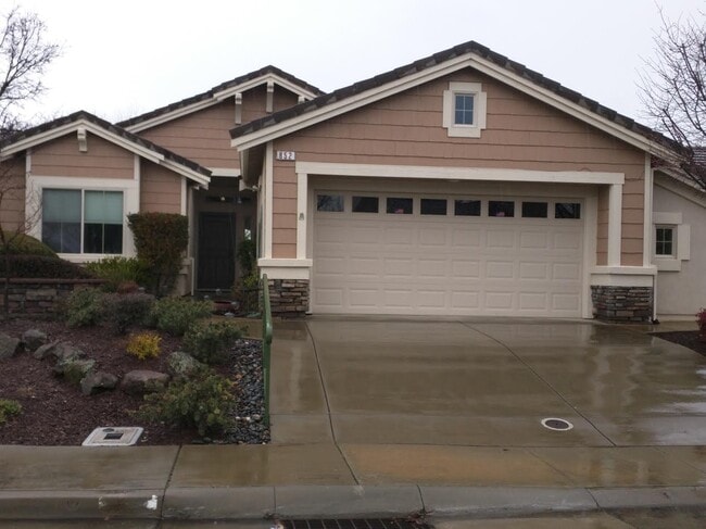 Primary Photo - 852 Yosemite Ln