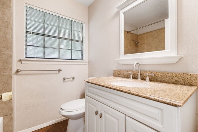 Building Photo - 9423 Aqua Dr