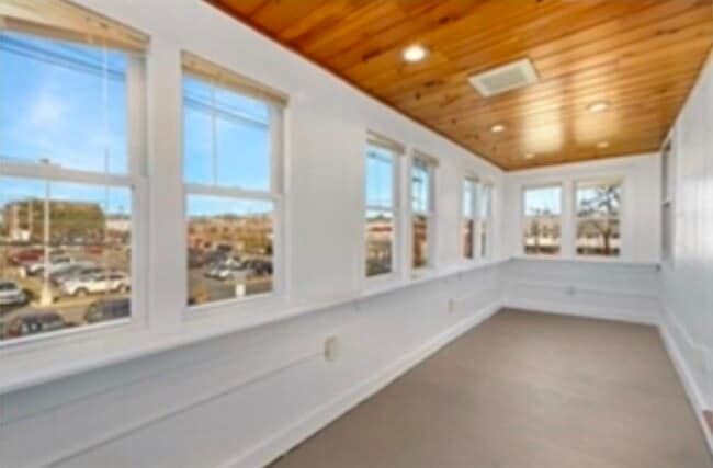 Building Photo - 12 Armory St