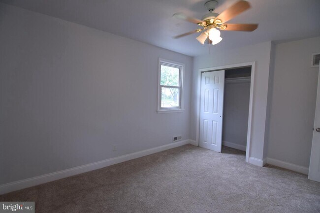 Building Photo - 217 Limestone Ln