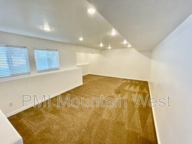 Building Photo - 2815 W 1375 N