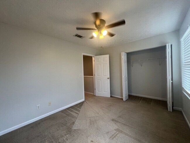 Building Photo - 1407 Pleasant Ridge Rd