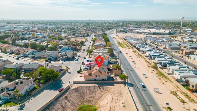 Building Photo - 695 Paseo del Mar Dr