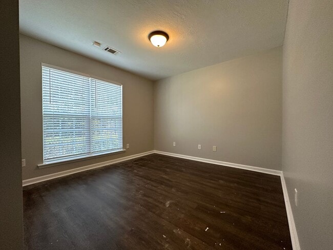 Building Photo - 913 Arbor Springs Cir