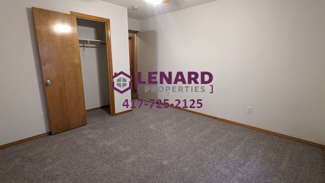 Building Photo - 3 Bedroom, 2 Bathroom House with Fenced Ba...