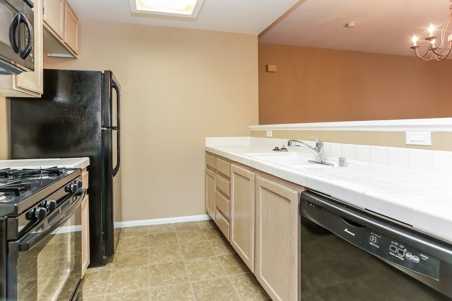 Building Photo - 1449 Morro Creek St