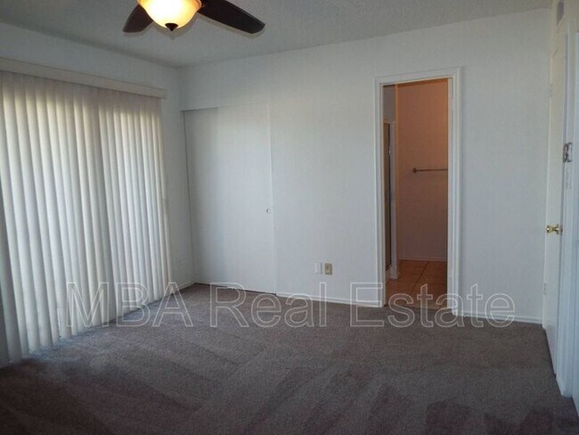 Building Photo - 1688 W Village Way