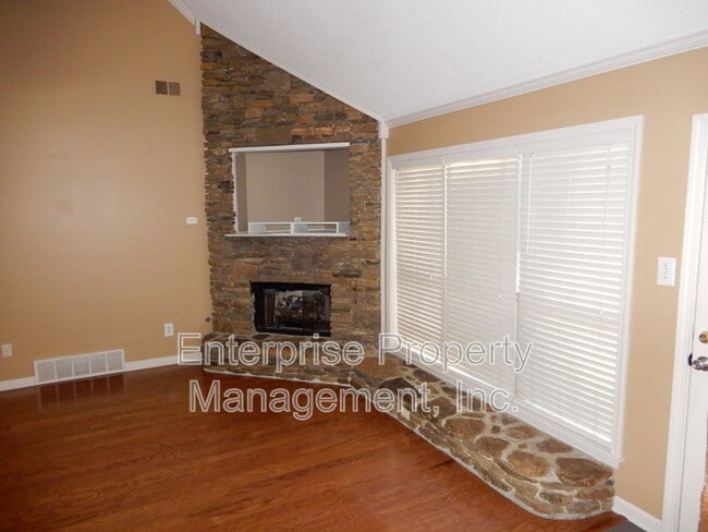Building Photo - 4525 Hickory Creek Dr