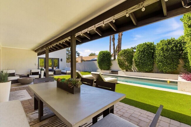 Building Photo - 8372 E San Salvador Dr