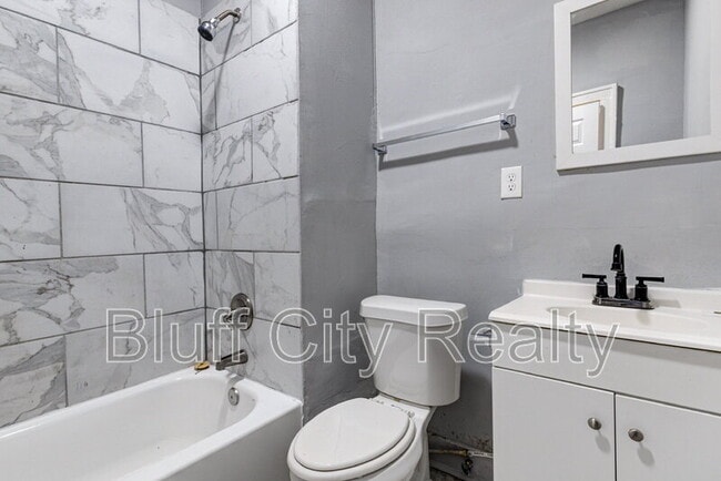 Building Photo - 1639 Southern Ave