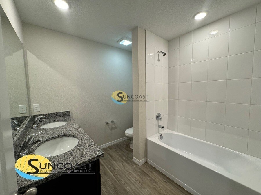 Building Photo - 8175 Golden Bamboo Dr