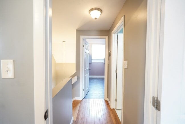 Building Photo - 40 Spring Cove Rd