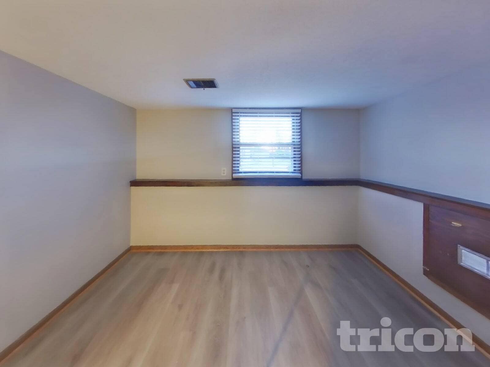 Building Photo - 3733 Hillsboro Ave N