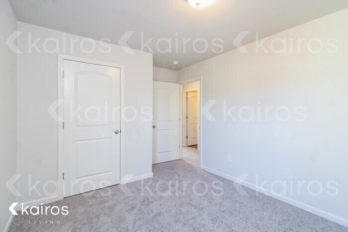 Building Photo - 460 Waterview Ct