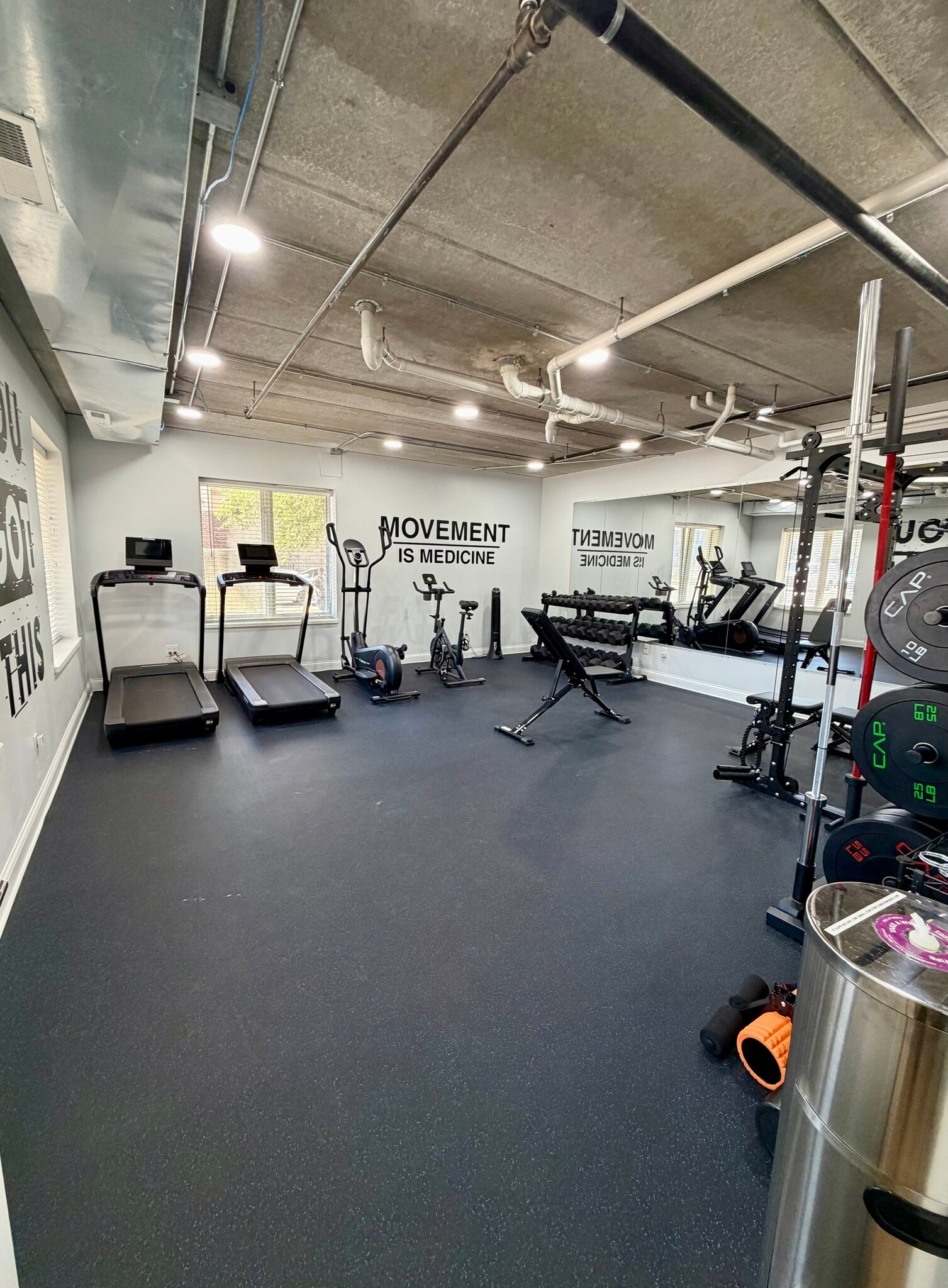 24/7 Fitness Center - 1515 N Van Buren St