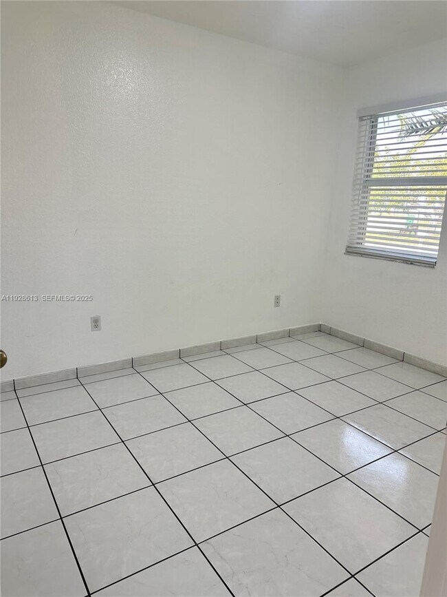 Building Photo - 12500 SW 251st Terrace