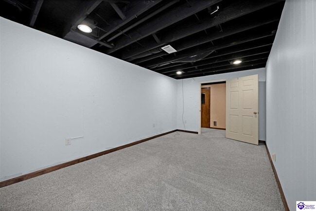 Building Photo - 306 Forest Trce