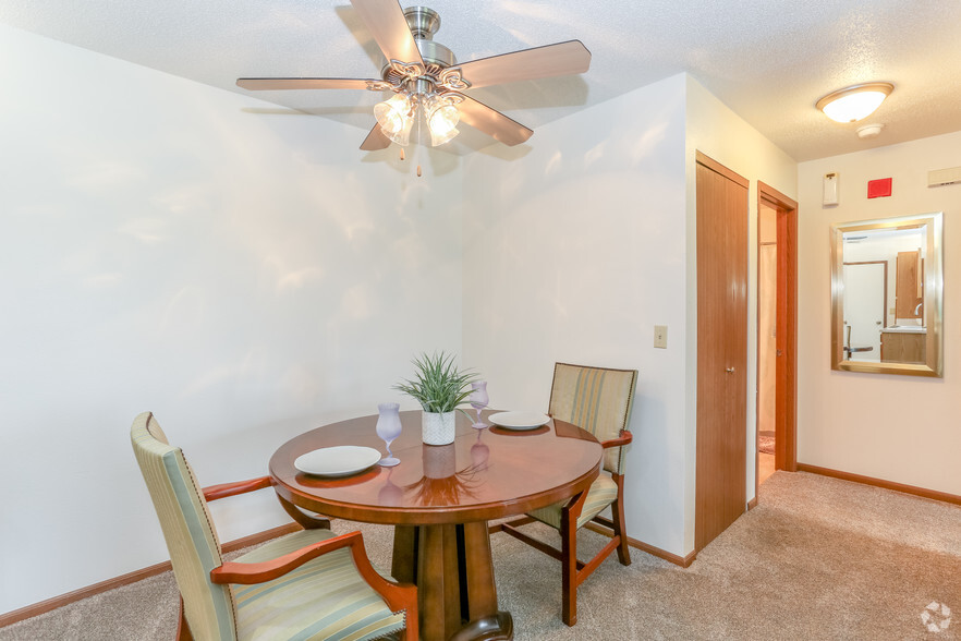 Dining Room - The Gables Apartments