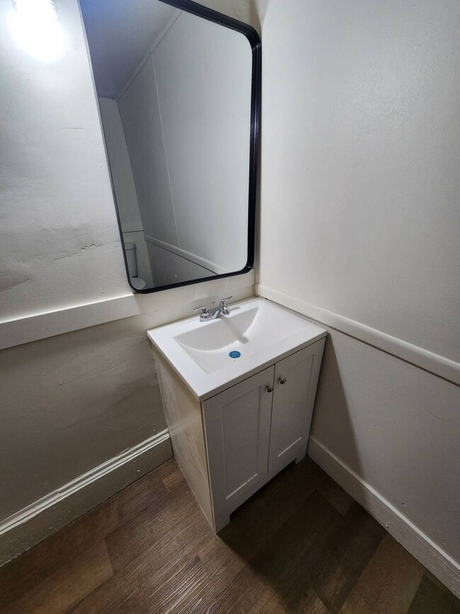 Building Photo - 2186 E 89th St