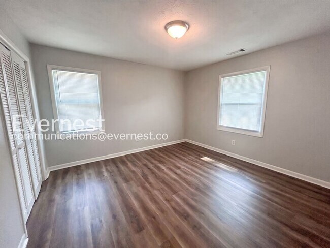 Building Photo - 5 Bed & 4 Bath House in Lithonia / Pet-Friendly /