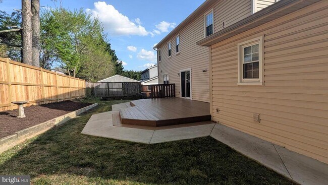 Building Photo - 8835 Tuckerman Ln