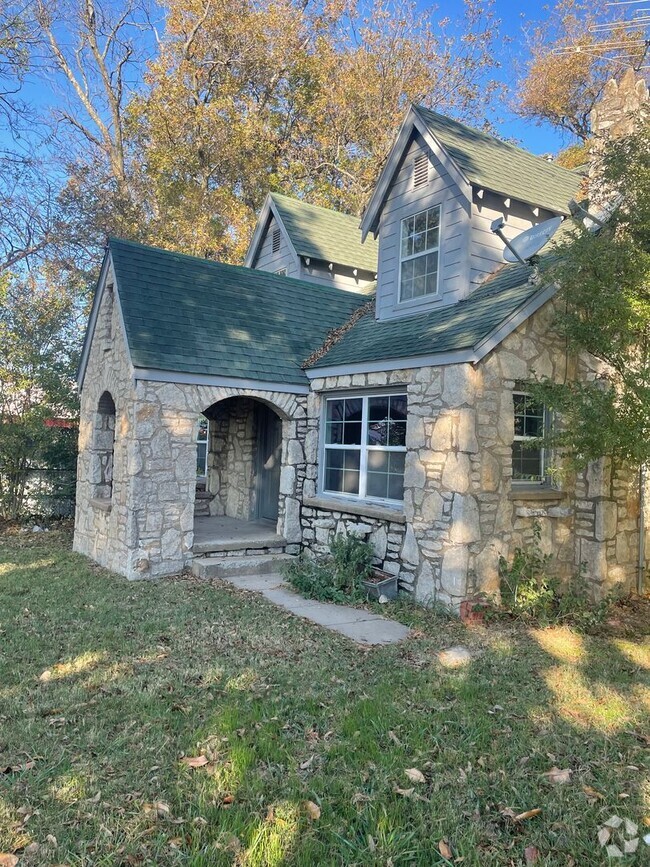 Building Photo - Stone Cottage