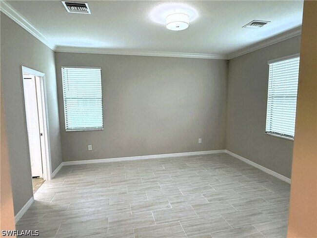 Building Photo - 9444 Glenforest Dr