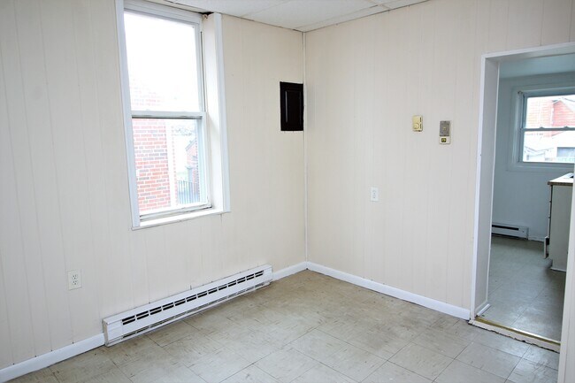 Building Photo - 1957 Snyder Ave