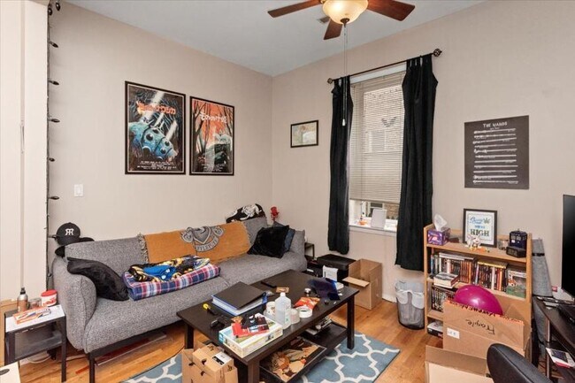 Building Photo - 1 bedroom in Chicago IL 60613