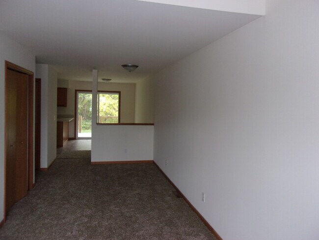 Building Photo - 1252 Lake Charles Ave